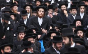 un-millier-responsables-juifs-ultraorthodoxes-manifeste-lundi-1er-juillet-bruxelles-pour-demander-reconnaissance-ultraorthodoxes-comme-minorite-opprimee-israel_0_730_318