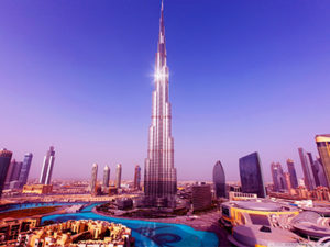 Tour Burj Khalifa (828 m), actuellement la plus haute au monde. Dubaï, 2009.