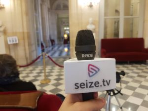 Ici à l'Assemblée Nationale avec le micro et la bonnette Seize.tv le 14 mars 2019.